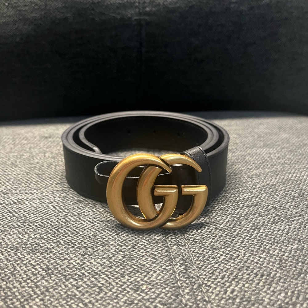 Gucci GG Buckle Men’s Black Leather Belt - Like New